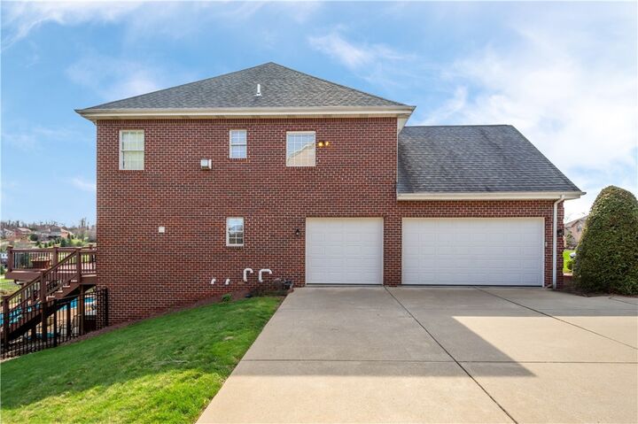 Property Photo:  208 Farmington Drive  PA 15367 