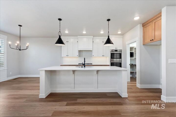 Property Photo: 2210 N Buhrstone Ave ID 83616