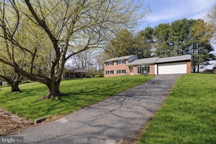 Property Photo: 13412 Doncaster MD 20904