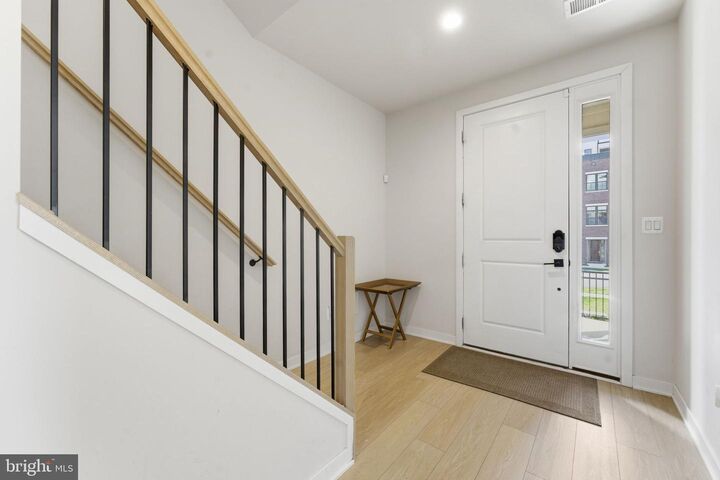Property Photo:  22160 Penelope Heights Terrace  VA 20148 