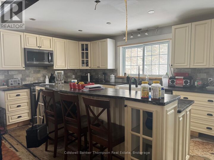 Property Photo:  605 Sweezy Street  ON P0H 2L0 