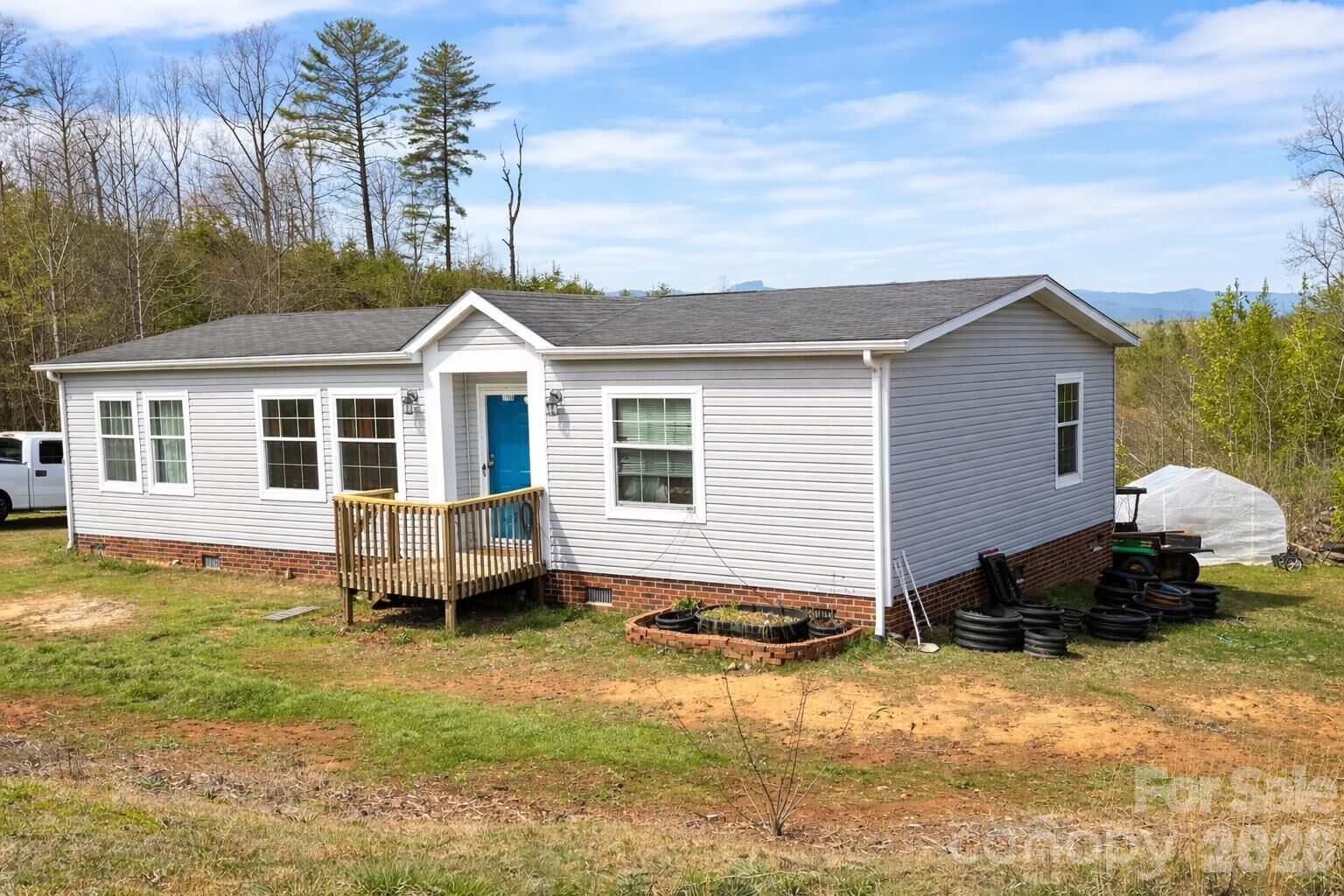 Property Photo:  1735 Roy Caldwell Street  NC 28655 
