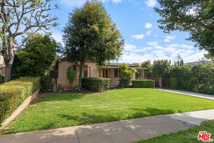 Property Photo: 1111 Berkeley St CA 90403