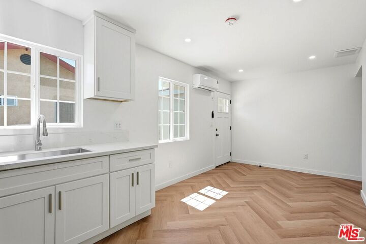 Property Photo: 11445 Delano St CA 91606