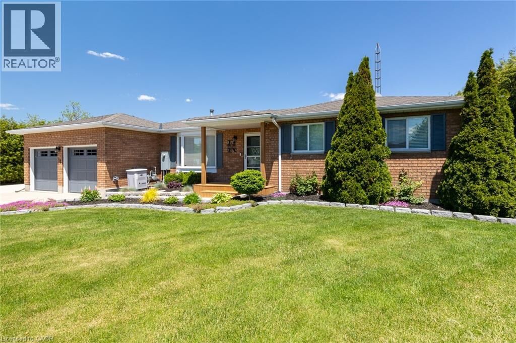 Property Photo:  11 Rosemarie Boulevard  ON N4B 2W4 
