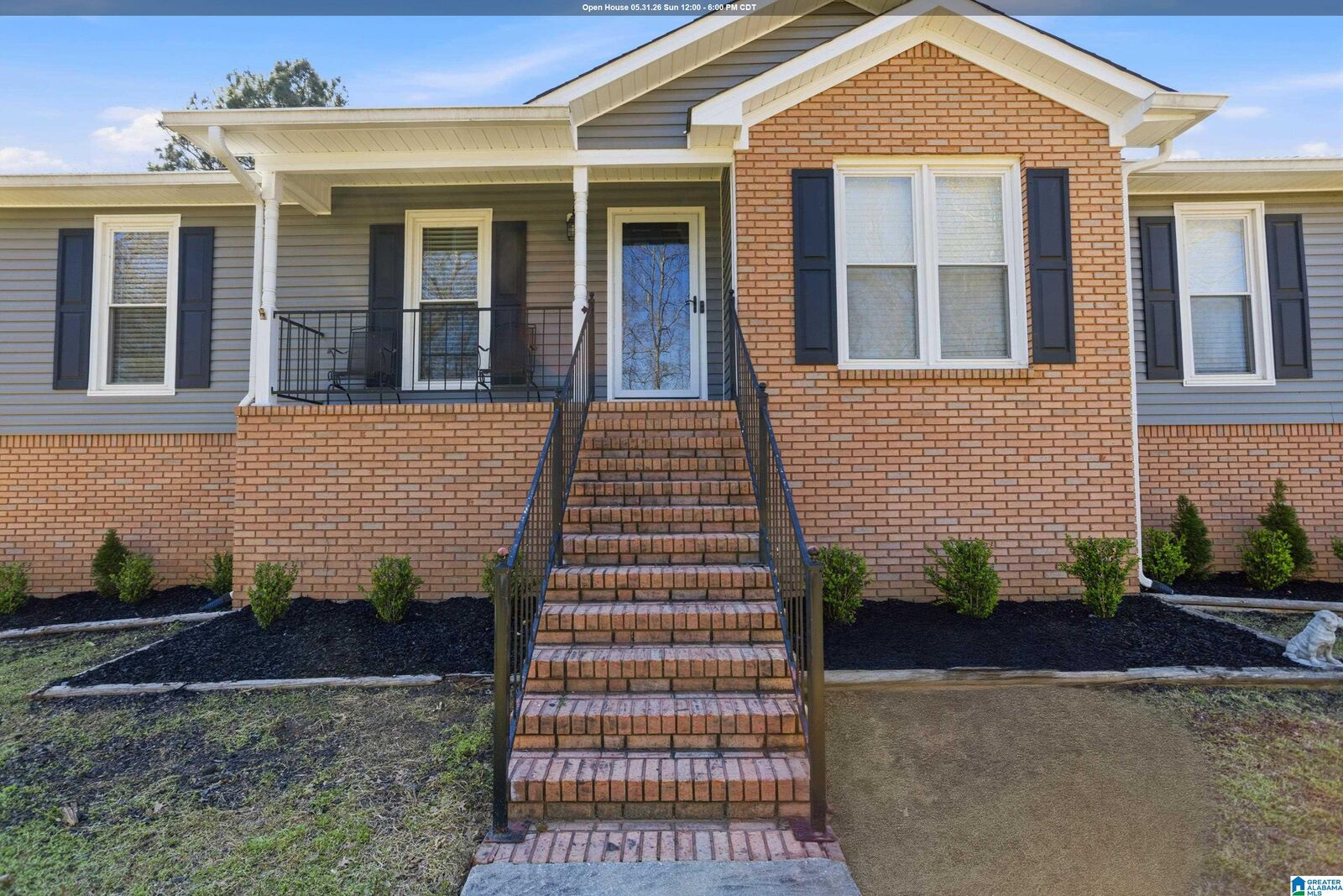 Property Photo: 201 Cloverleaf Circle AL 35080