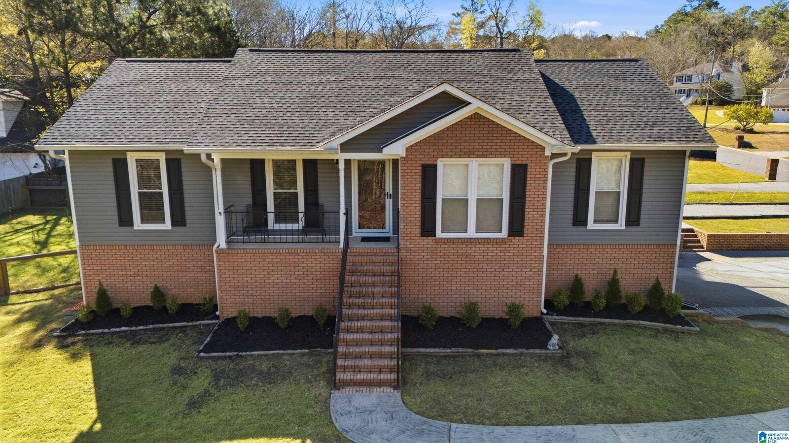Property Photo:  201 Cloverleaf Circle  AL 35080 