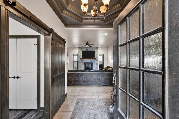 Property Photo: 366 Mountain Ridge Dr OK 73507