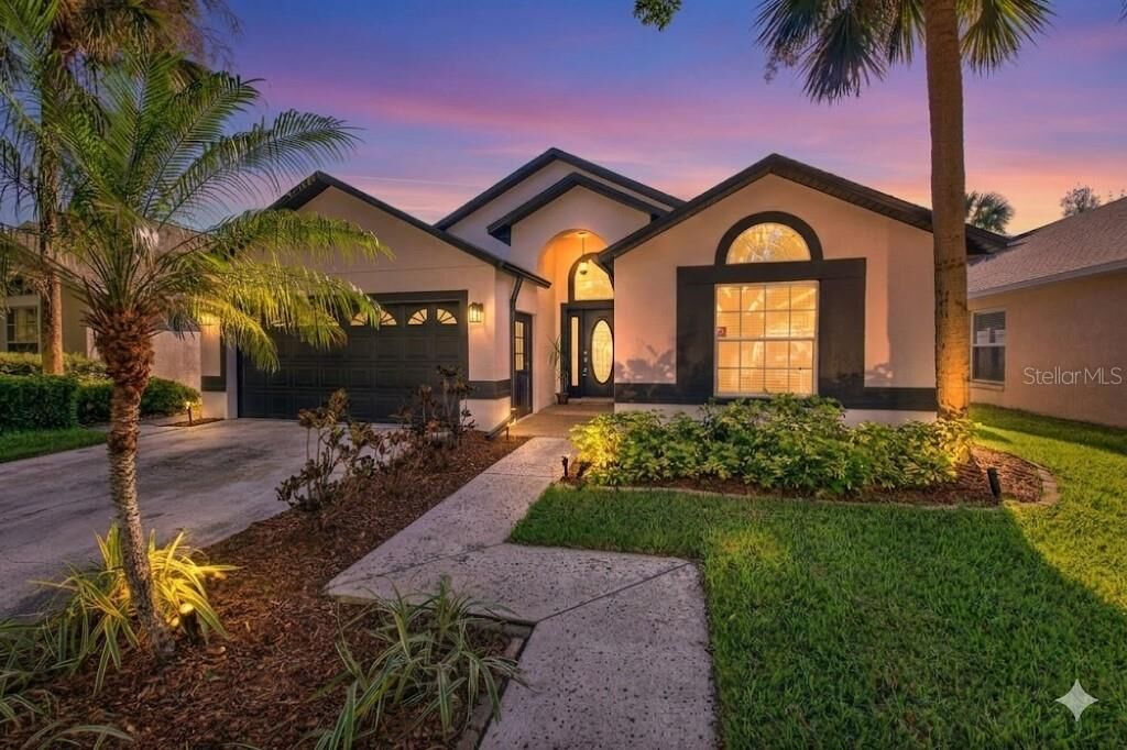 Property Photo:  6910 Jamestown Manor Drive  FL 33578 