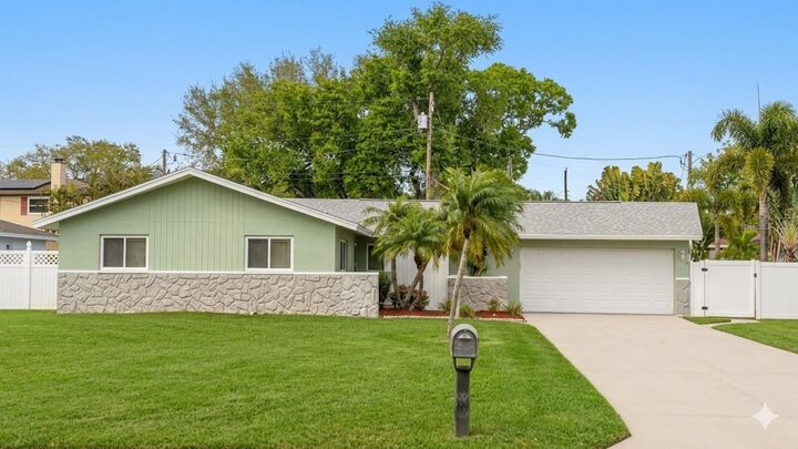 Property Photo:  7955 Bayshore Drive  FL 33776 