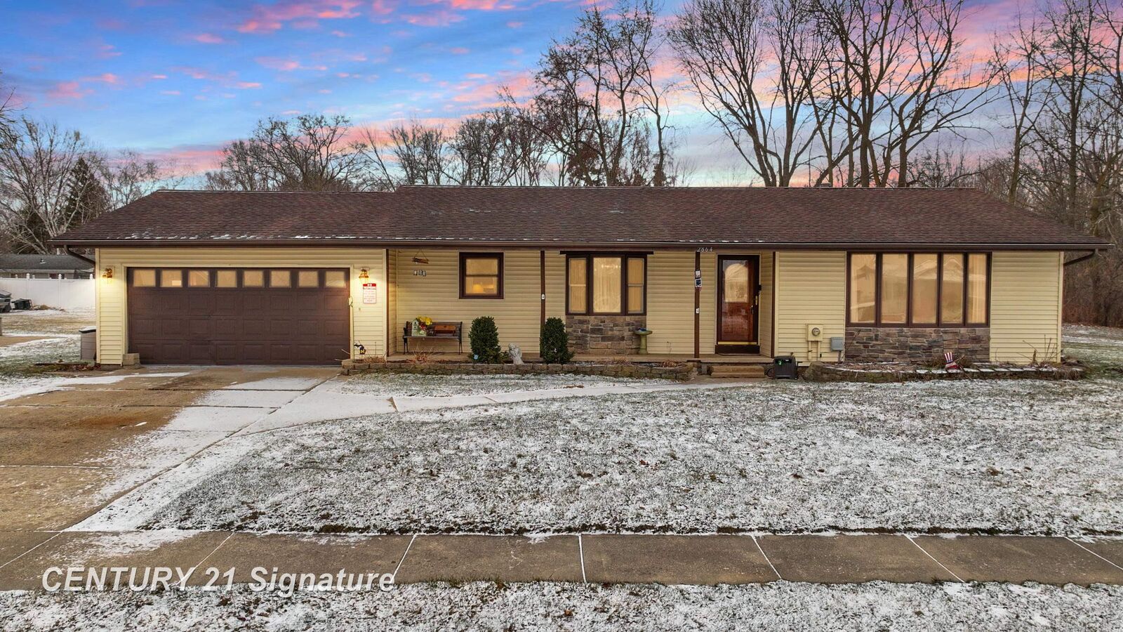 Property Photo:  2864 Briarwood Drive  MI 48601 