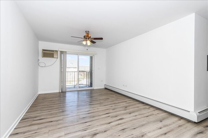 Property Photo:  831 McIntosh Court 208  IL 60070 