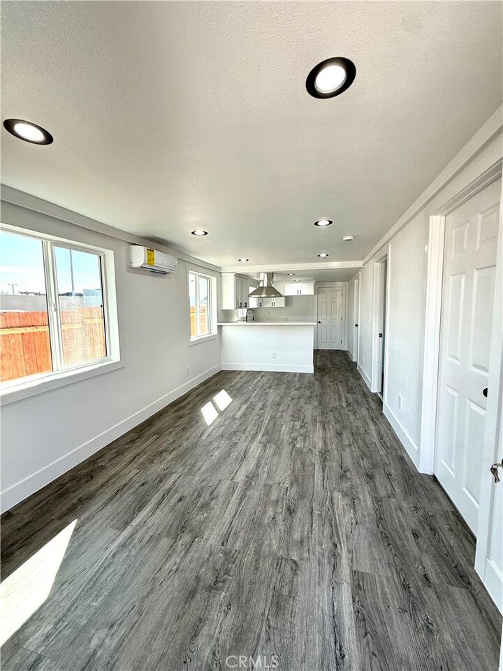 Property Photo: 2368 E 107 Th St CA 90002