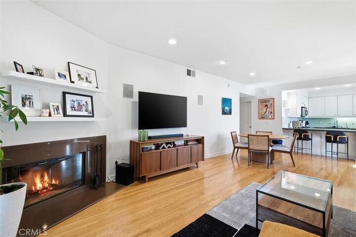 Property Photo:  943 14th Street 101  CA 90403 