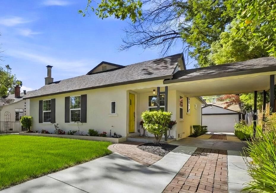 Property Photo:  2610 14th Street  CA 95818 