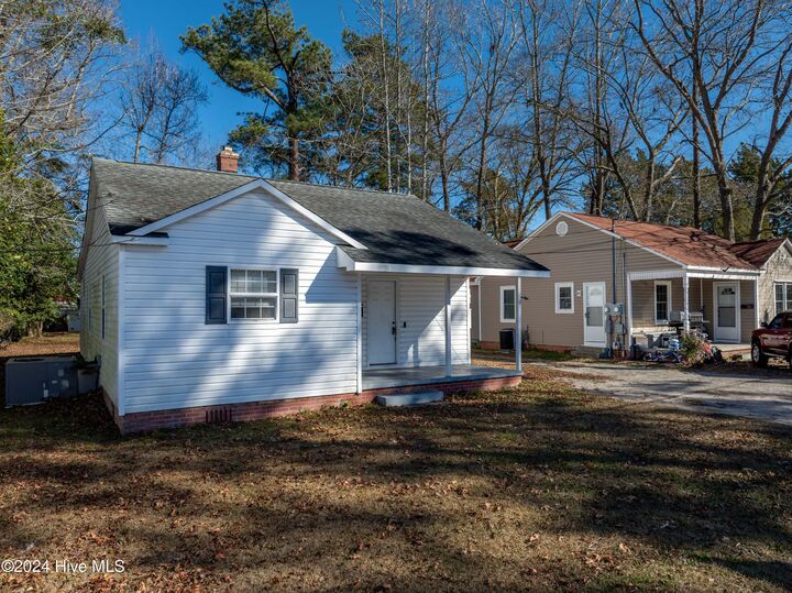 Property Photo:  306 Richlands Avenue  NC 28540 