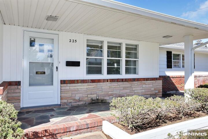 Property Photo:  225 Broadway  NJ 07642 