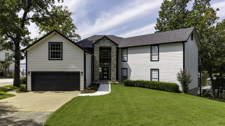 Property Photo: 30313 S 561 Road OK 74331