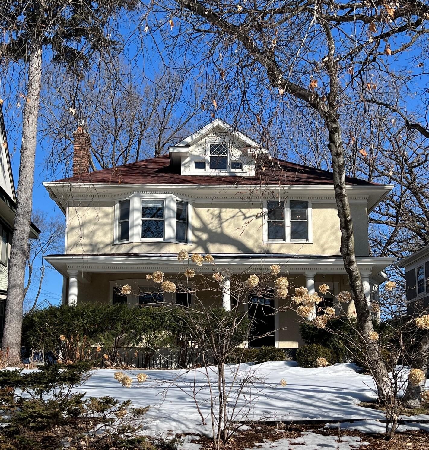 Property Photo: 2460 W 22nd Street MN 55405