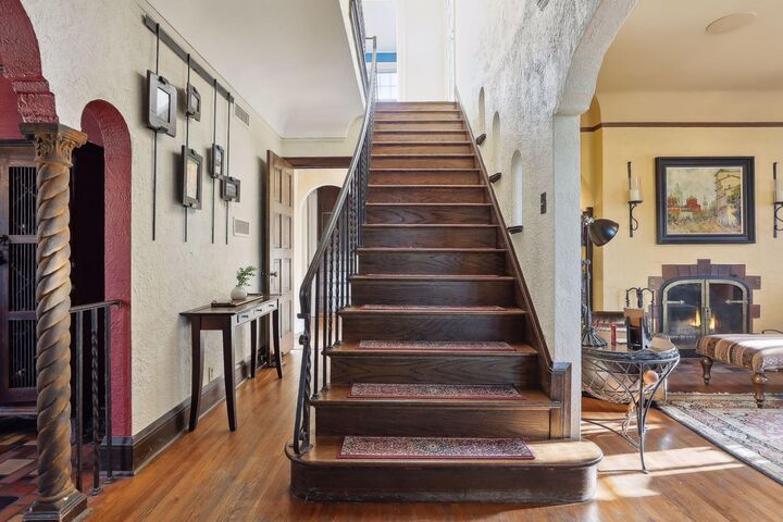 Property Photo:  1005 Cedar Lake Road S  MN 55405 