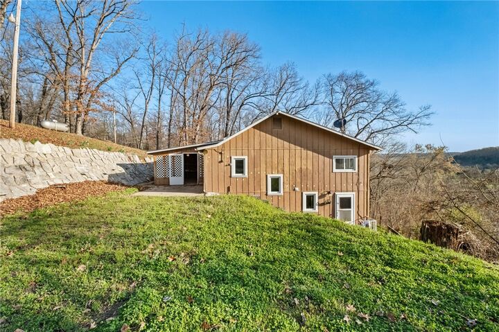 Property Photo:  300 Summit Lane  MO 64854 