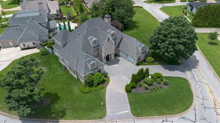 Property Photo:  1 W Colonial Drive  AR 72758 