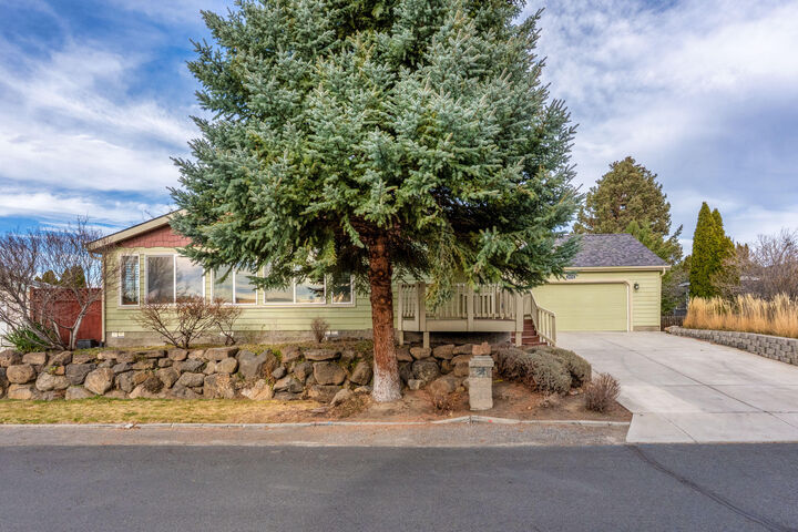 Property Photo: 2432 NE Crocus Way OR 97701
