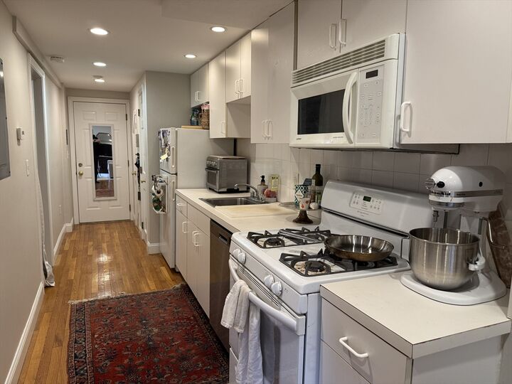 Property Photo:  29 Myrtle Street B  MA 02114 