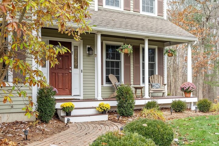 Property Photo: 11 Sholan Circle MA 01451