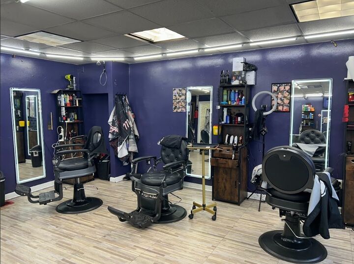 Property Photo:  120 Lakeview Ave  MA 01850 