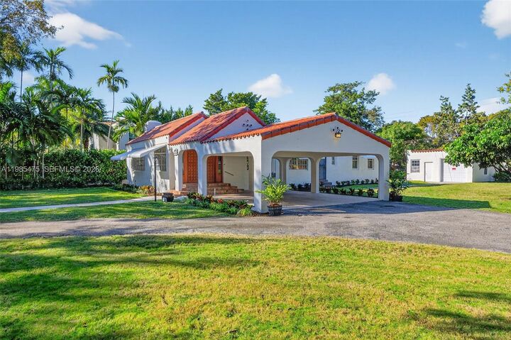 Property Photo:  1305 Alhambra Cir  FL 33134 