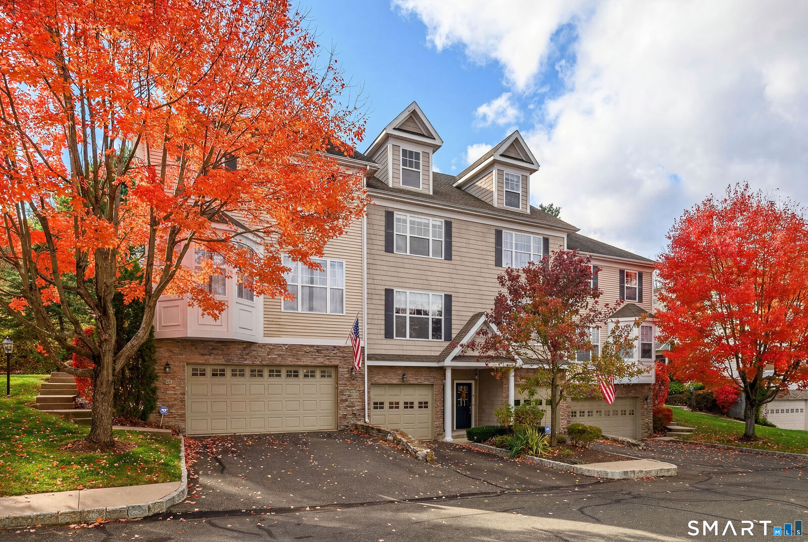Property Photo: 92 Woodcrest Lane 92 CT 06810