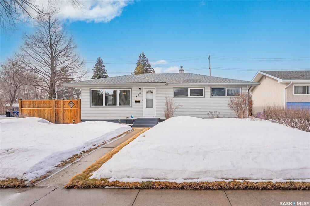 Property Photo:  1410 Argyle Avenue  SK S7H 2W4 