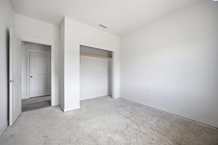 Property Photo:  211 Packer St  WA 99350 