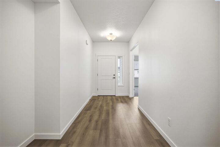 Property Photo:  204 Scott Rd  WA 99350 