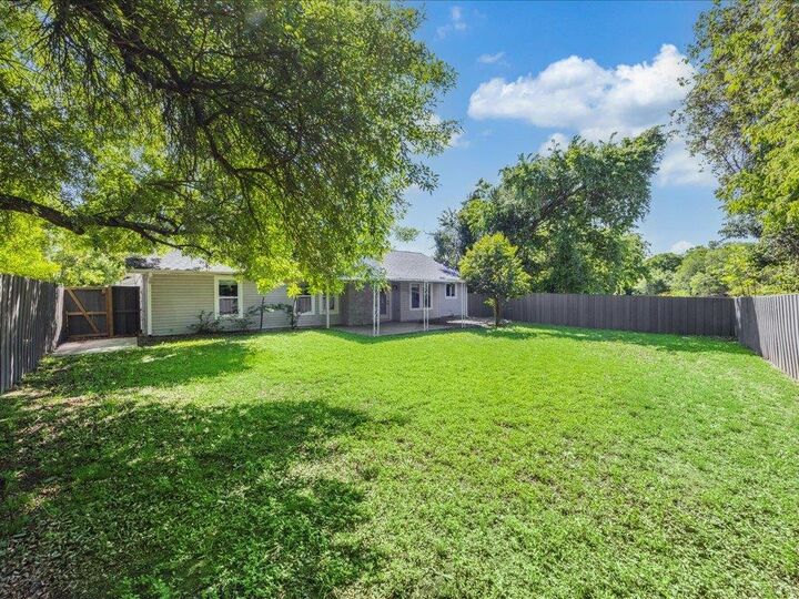 Property Photo: 7302 Meadowood Drive Drive TX 78723