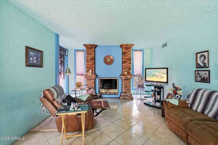 Property Photo: 4702 E Alta Vista Road AZ 85042
