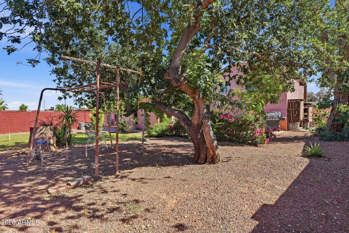 Property Photo: 4702 E Alta Vista Road AZ 85042