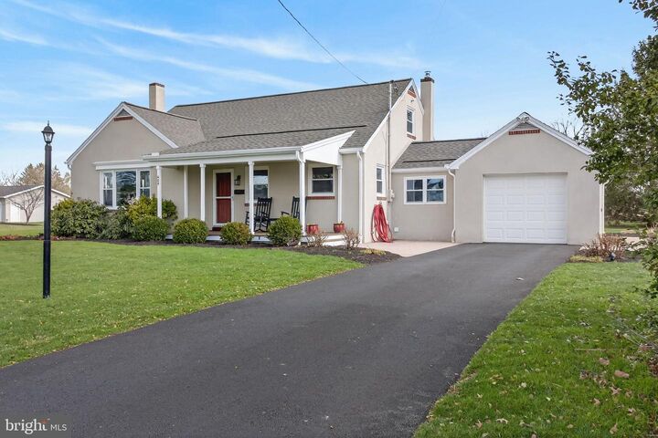 Property Photo:  409 Delta Street  PA 17552 