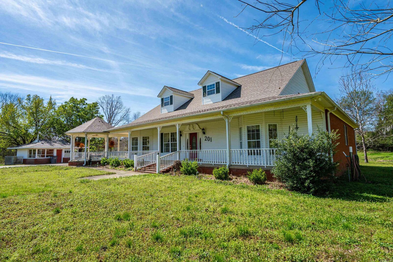 Property Photo:  201 Green Willow Lane  AR 71913 