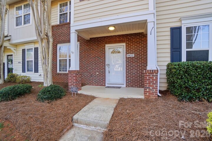 Property Photo:  8422 Chaceview Court  NC 28269 