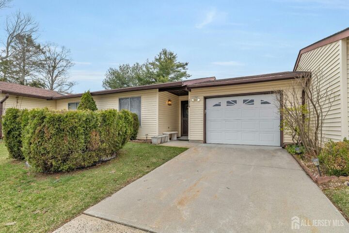 Property Photo: 120 Ironwood Plaza B NJ 08831