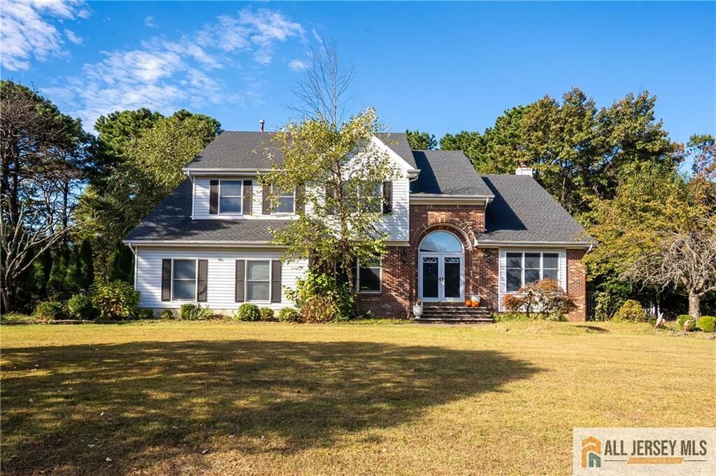 Property Photo:  11 Hampton Road  NJ 08831 