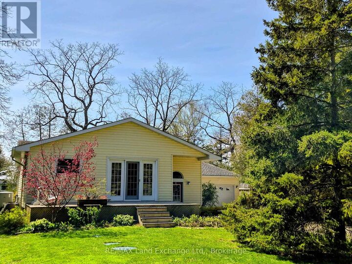 Property Photo: 213 Huron Road ON N2Z 2X3