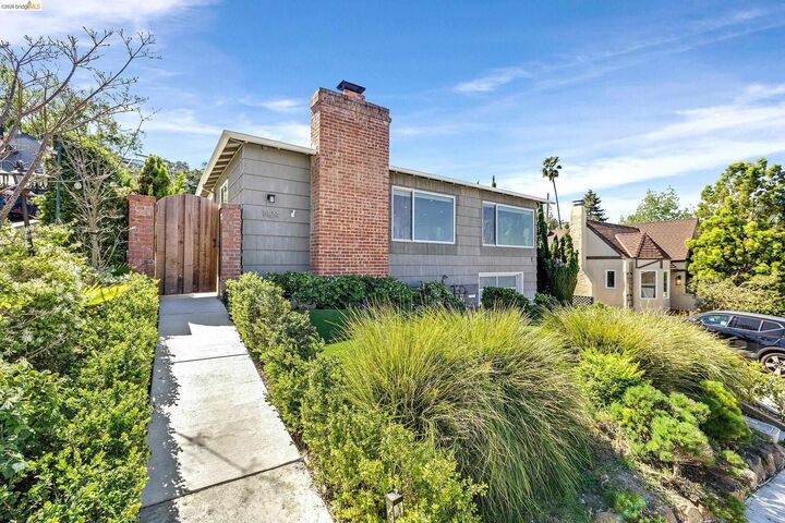 Property Photo: 1424 Sunnyslope Ave CA 94002