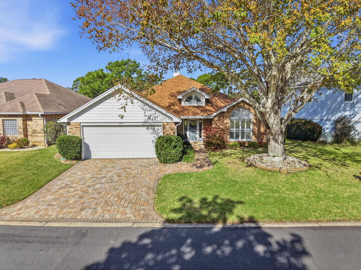 Property Photo:  946 Shalimar Pointe Drive  FL 32579 