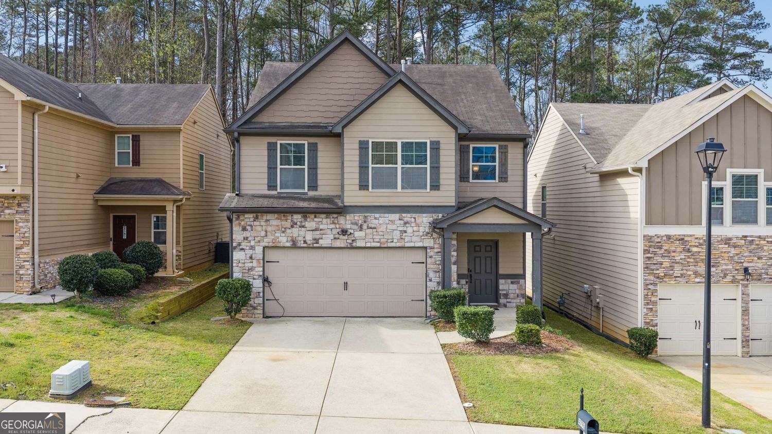 Property Photo: 4798 Longview Run GA 30035