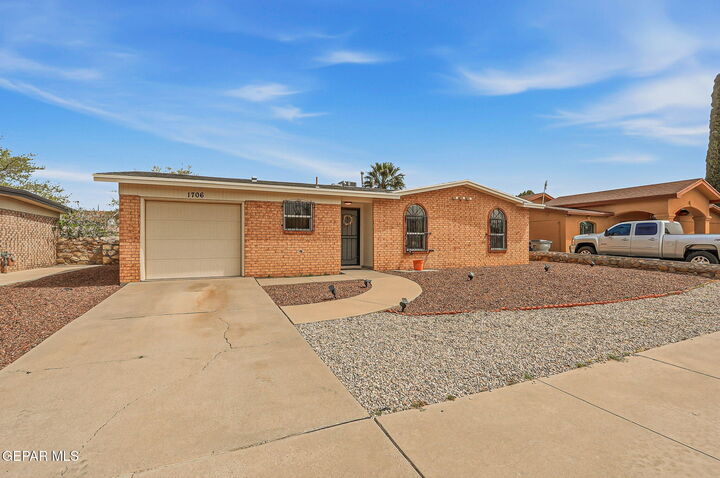 Property Photo:  1706 Ron Cerrudo Street  TX 79936 