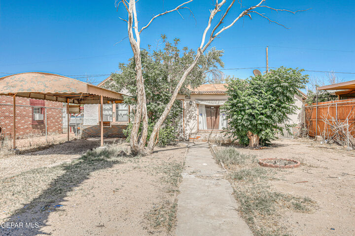 Property Photo:  124 Toledo Place  TX 79905 