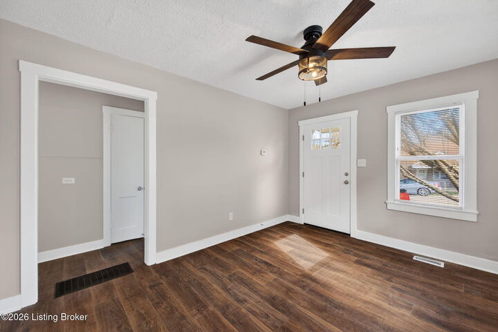 Property Photo:  1524 Shingo Ave  KY 40215 